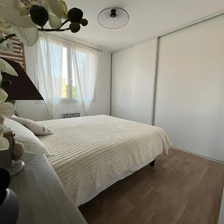 T2 30m2 Climatise Avec Jardin Proche De La 아파트 식스포즈레스플라지스